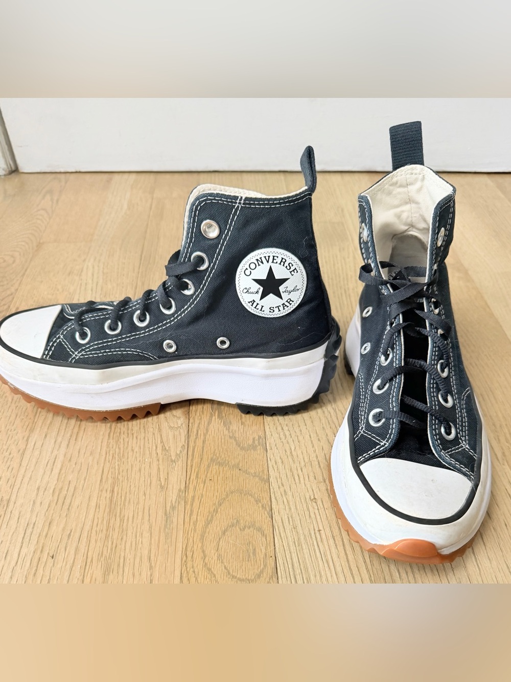 Converse Chuck Taylor hightops platform black unisex sneakers with chunky sole